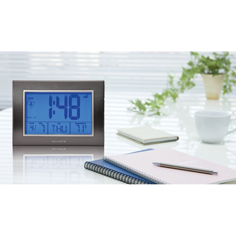 AcuRite 13131 Atomic Alarm Clock with Date, Day of Week and Temperature