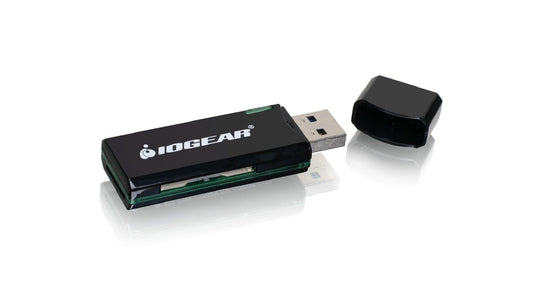 IOGEAR SuperSpeed USB 3.0 SD/Micro SD Card Reader/Writer (GFR304SD)