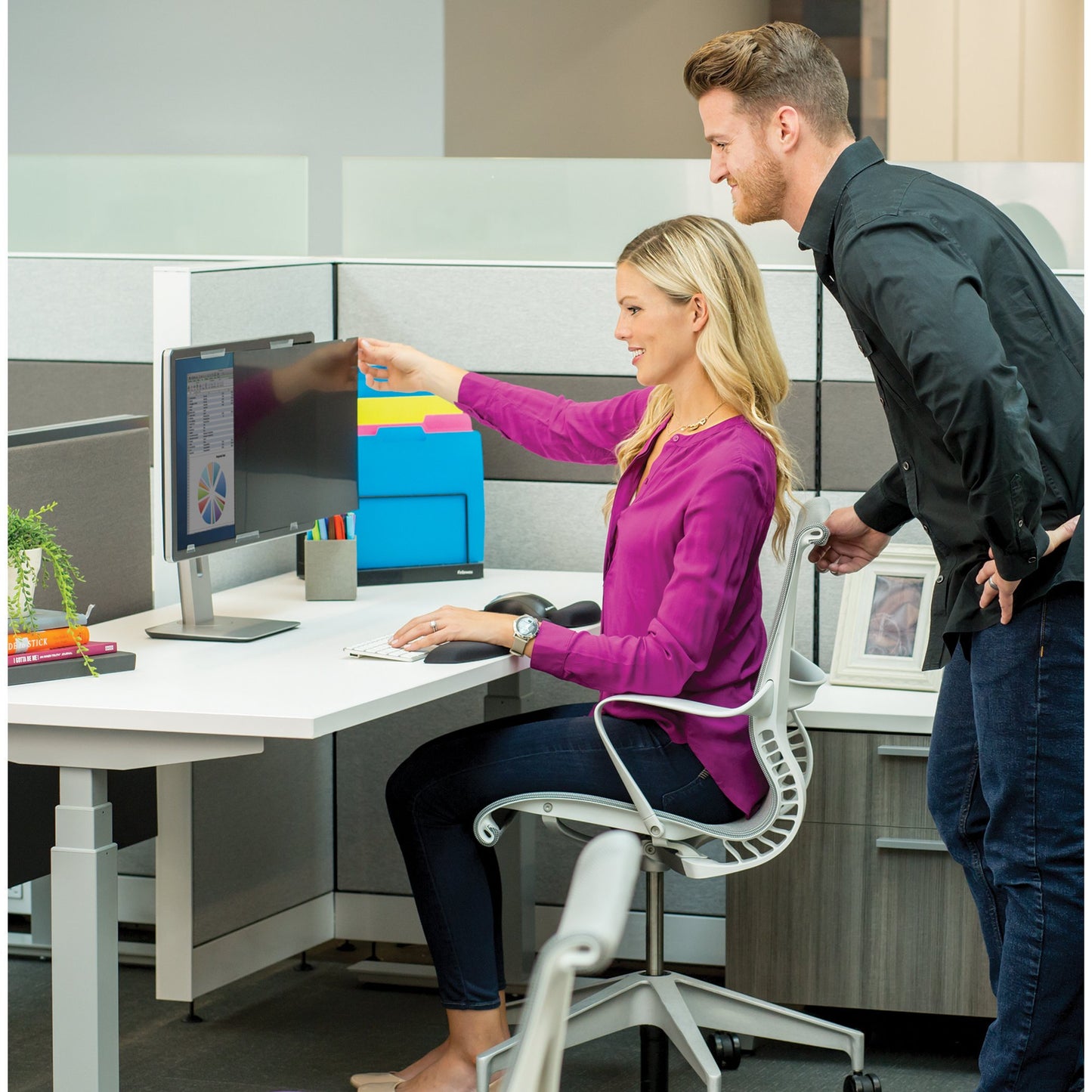 Fellowes PrivaScreen Blackout Privacy Screen, 23.8" Wide (4816901)