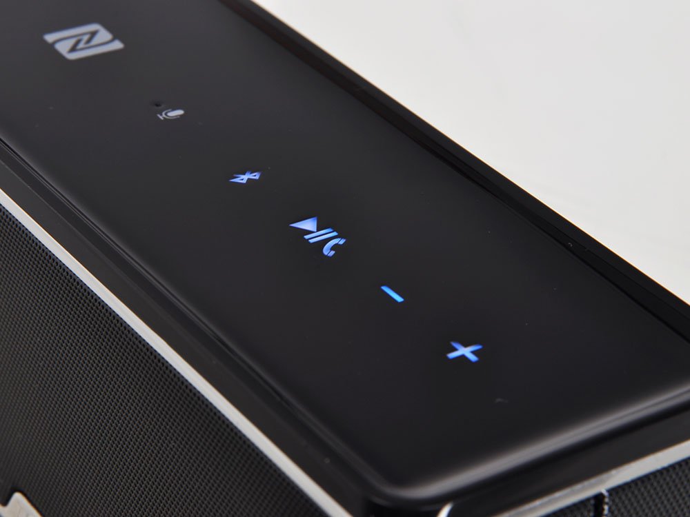 Thermaltake Technoloy LUXA2 Groovy W NFC Bluetooth Speaker with Wireless Charging Station