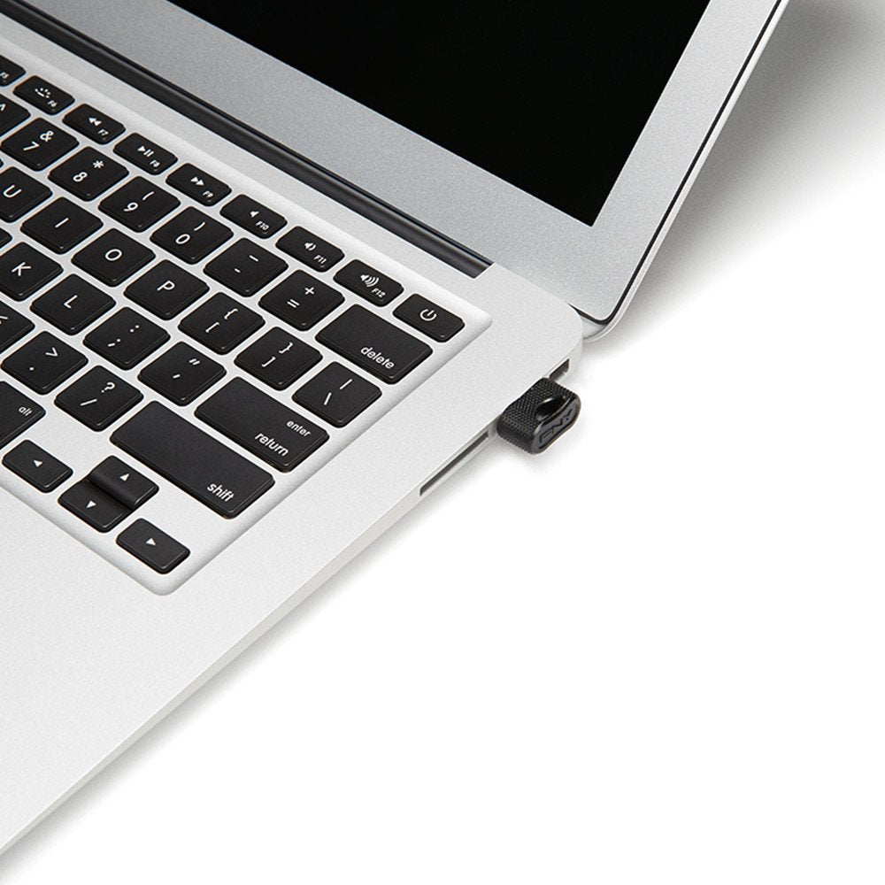 PNY Elite-X Fit 32GB USB 3.0 Flash Drive - Read Speeds up to 200MB/sec (P-FDI32GELXFIT-GE)