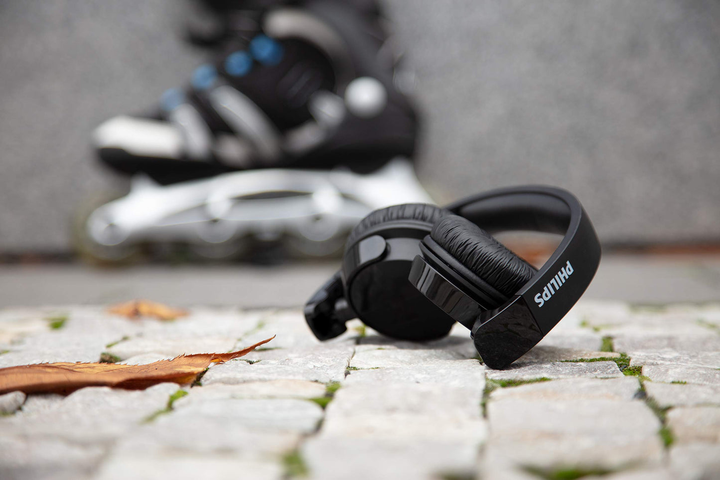 Philips Bass+ TABH305BK Active Noise Cancelling Wireless Headphones, Up to 18 Hours of Playtime