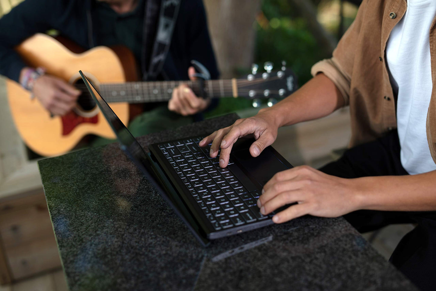 MSI Prestige 14 A10RB-024CA 14" Professional Laptop Intel Core i7-10510U MX250 16GB DDR4 512GB NVMe SSD Win10PRO