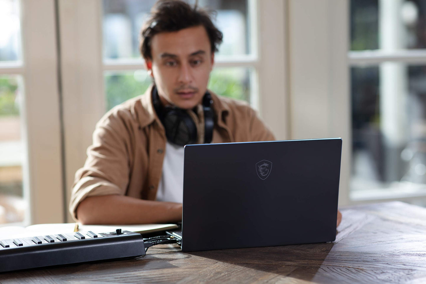 MSI Prestige 14 A10RB-024CA 14" Professional Laptop Intel Core i7-10510U MX250 16GB DDR4 512GB NVMe SSD Win10PRO