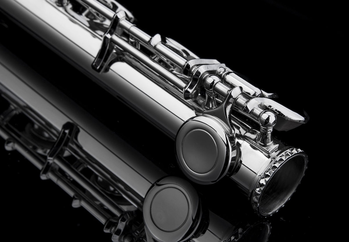Engraved Glory Closed Hole C Flute for Band, Orchestra, With Case, Tuning Rod and Cloth,Joint Grease and Gloves, Engraved Silver Nickel Color flute