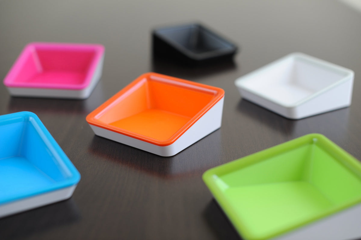 Bluelounge Design Nest Organizing Stand for iPad/iPad 2 and Other Tablets (NS-PNK)