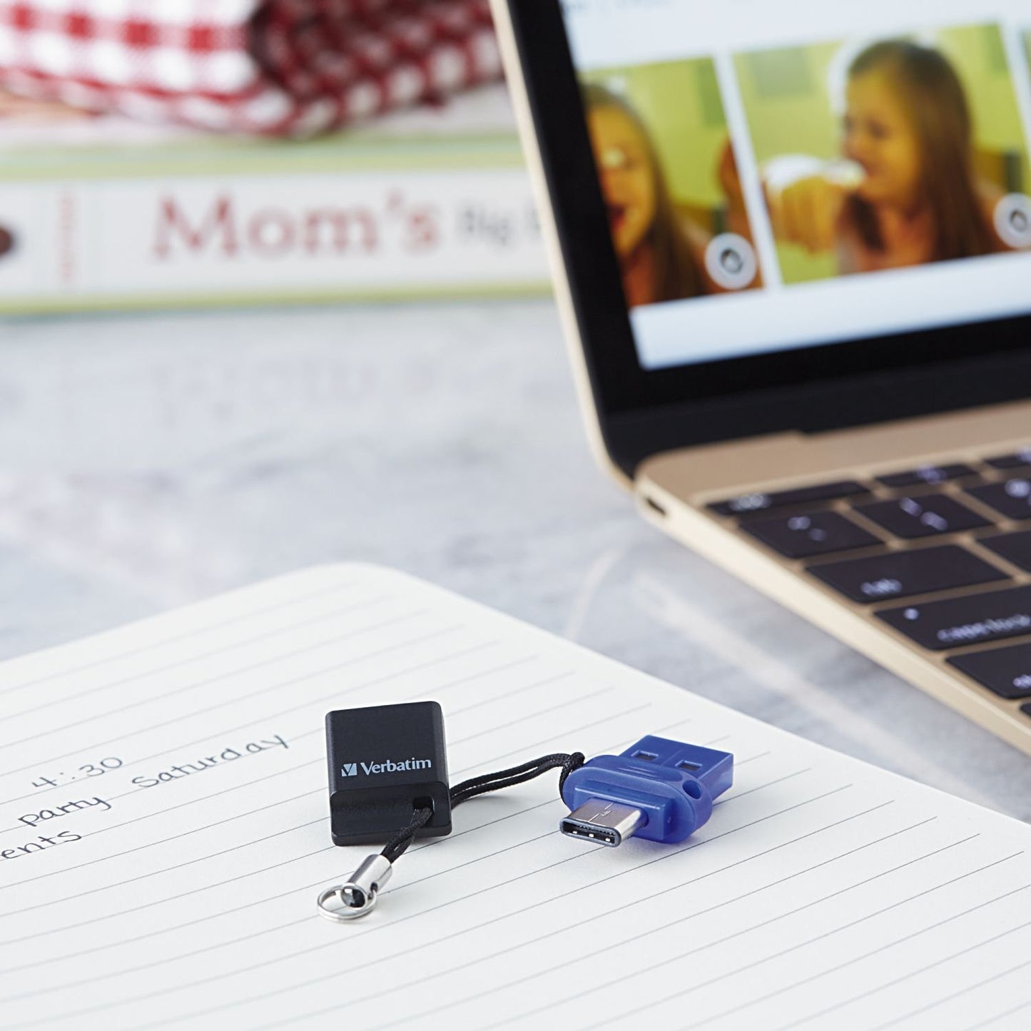 Verbatim 99154 32GB Store 'N' Go Dual USB Flash Drive for USB-C Devices, Blue