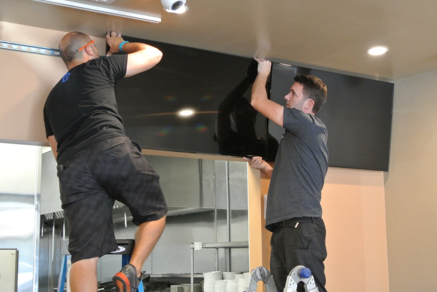 Premier Mounts UMB-DBTS Mounting Bracket for Menu Board