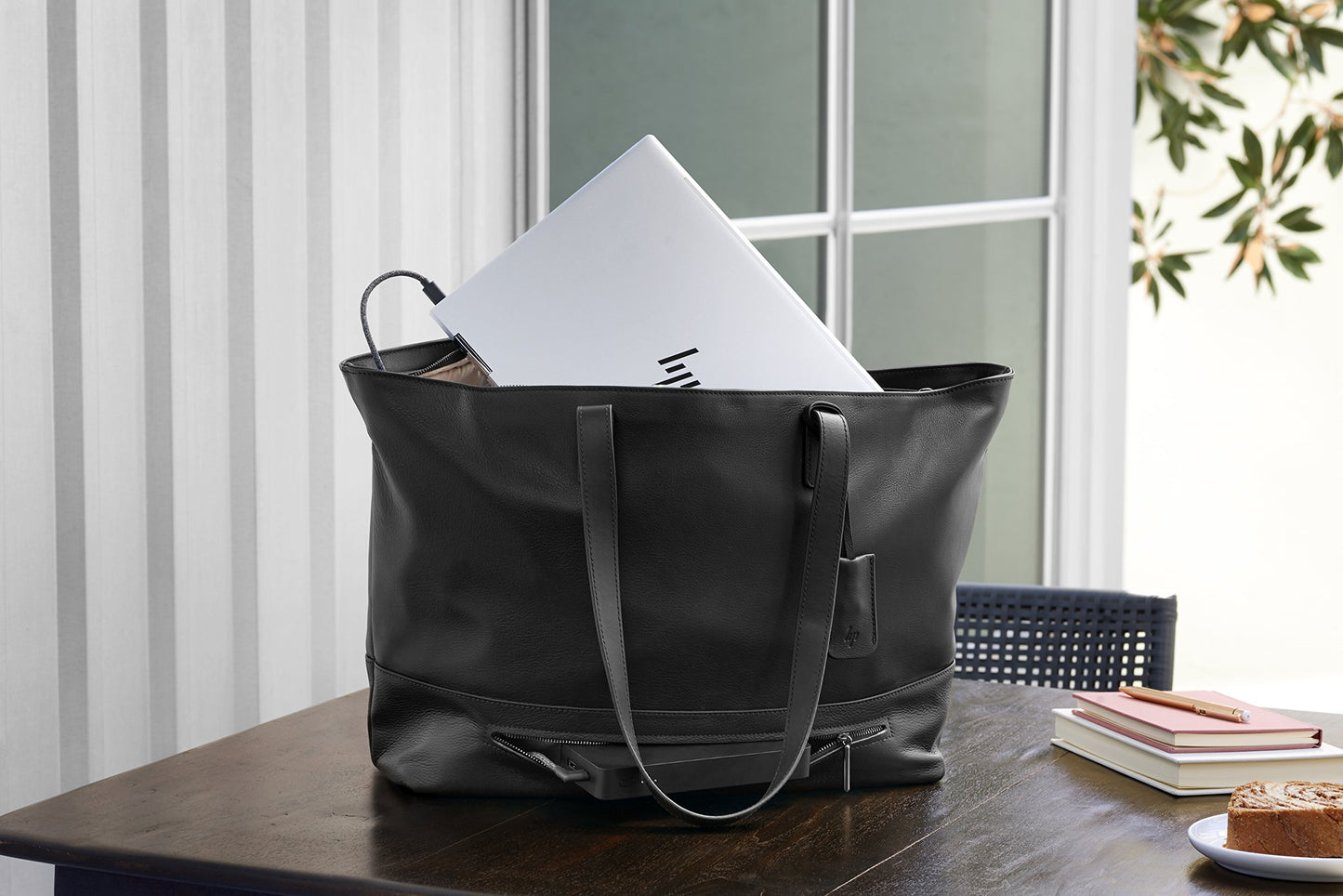 HP 2UY69AA#ABL Spectre 17" Tech Laptop Canvas Tote Bag, Black