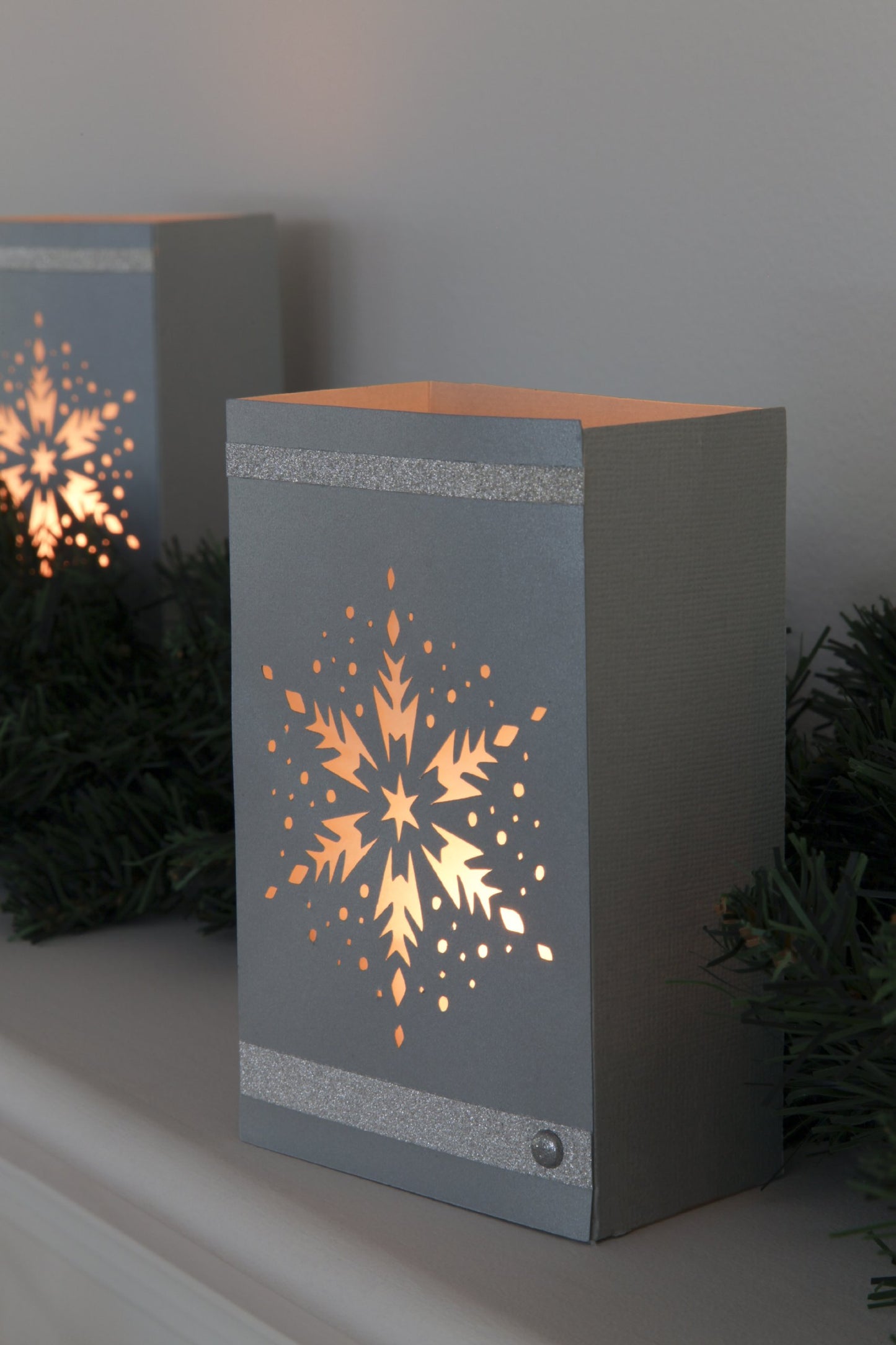 Cricut 2002309 2002309 Merry and Bright Cartridge