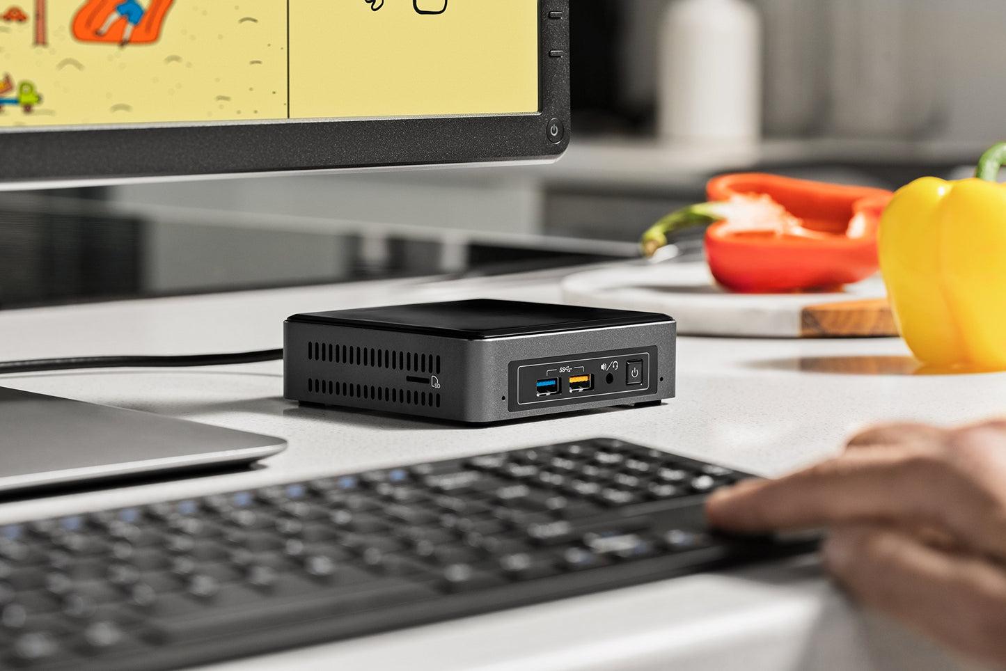Intel NUC 7 Enthusiast, A Mini PC with Windows 10, Core i7, 512GB NVMe 600p SSD, 16GB RAM, Gunmetal (BOXNUC7I7BNKQ)
