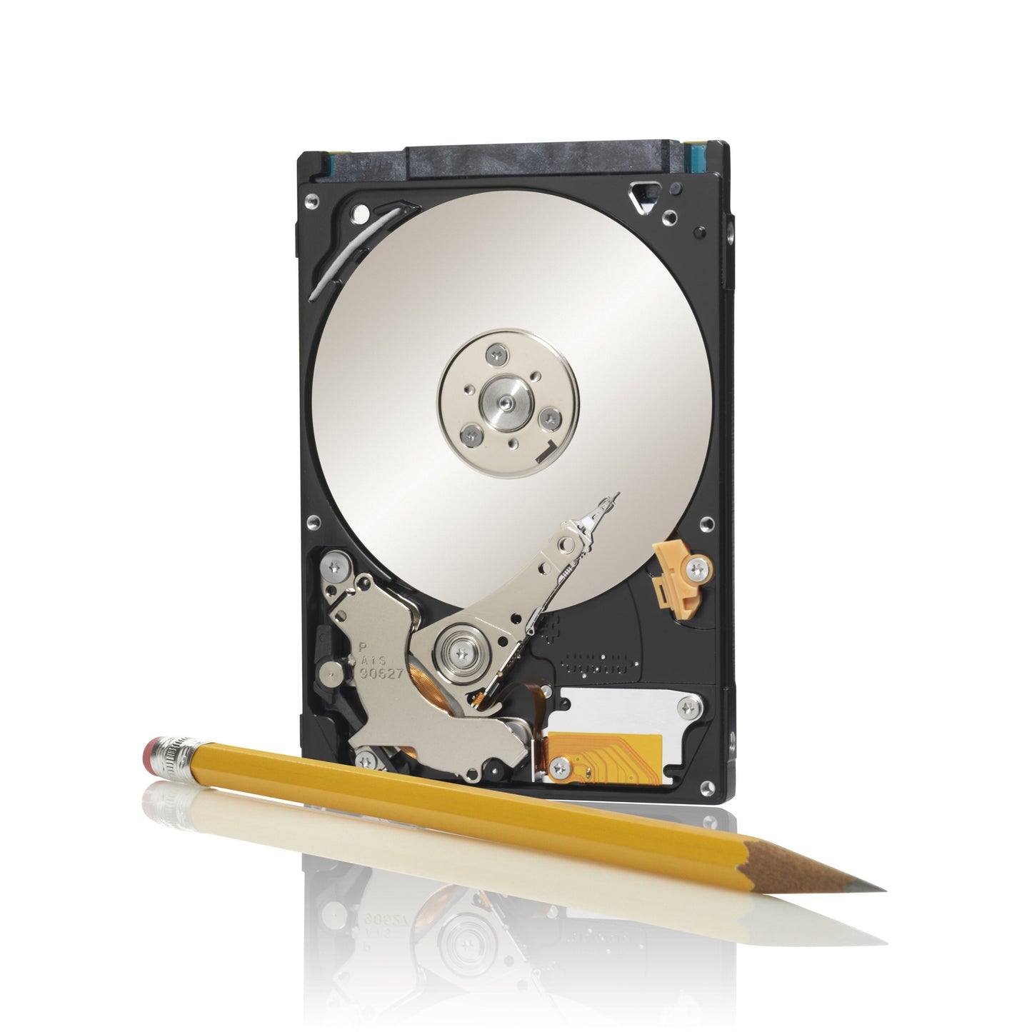 Seagate 500 GB Momentus Thin Sata 5400 RPM 16 MB 2.5-Inch ST500LT025 (Black)